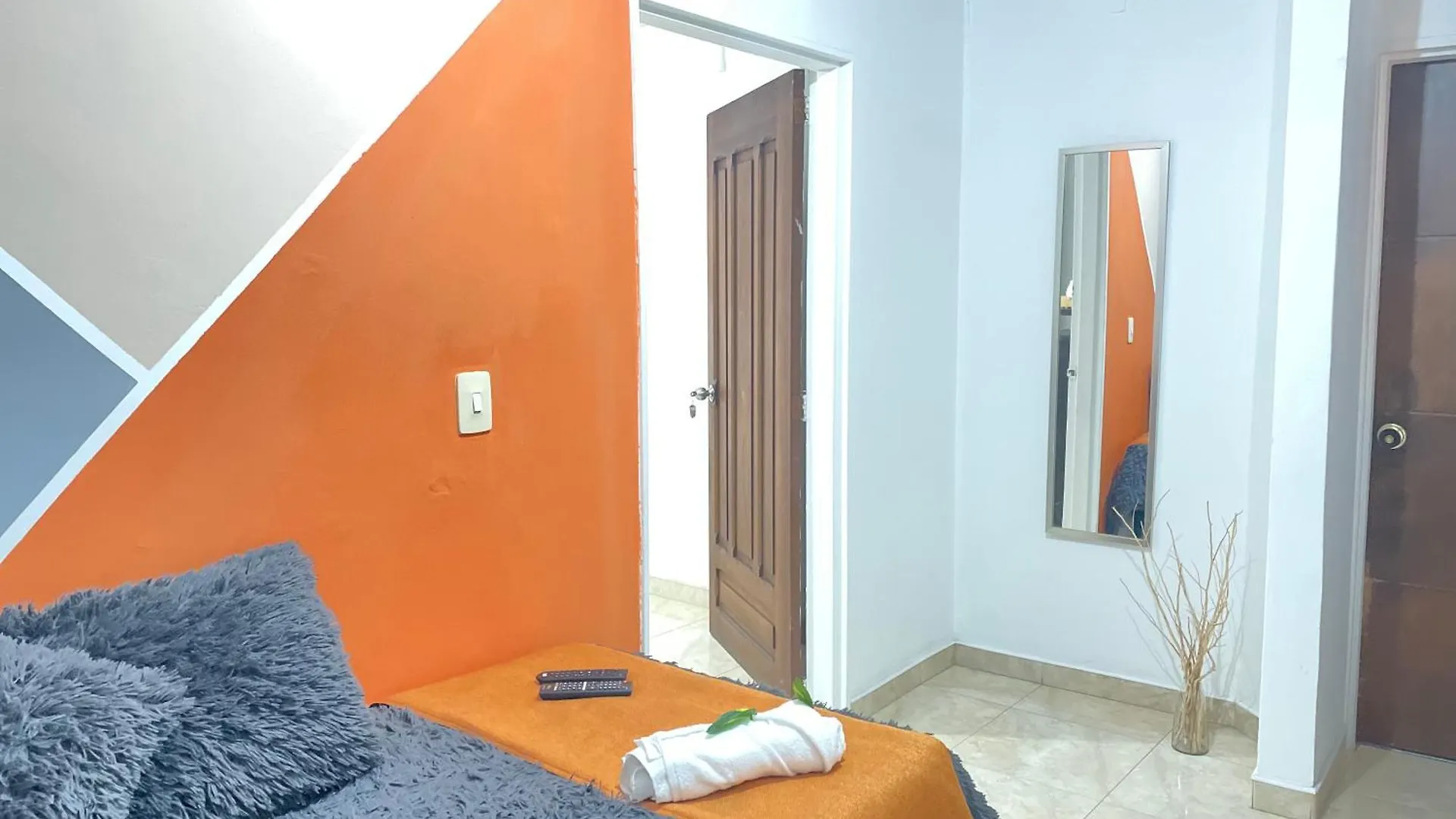 Homer Colors - Tu Hogar En Medellin Para 20 Personas Kolumbie