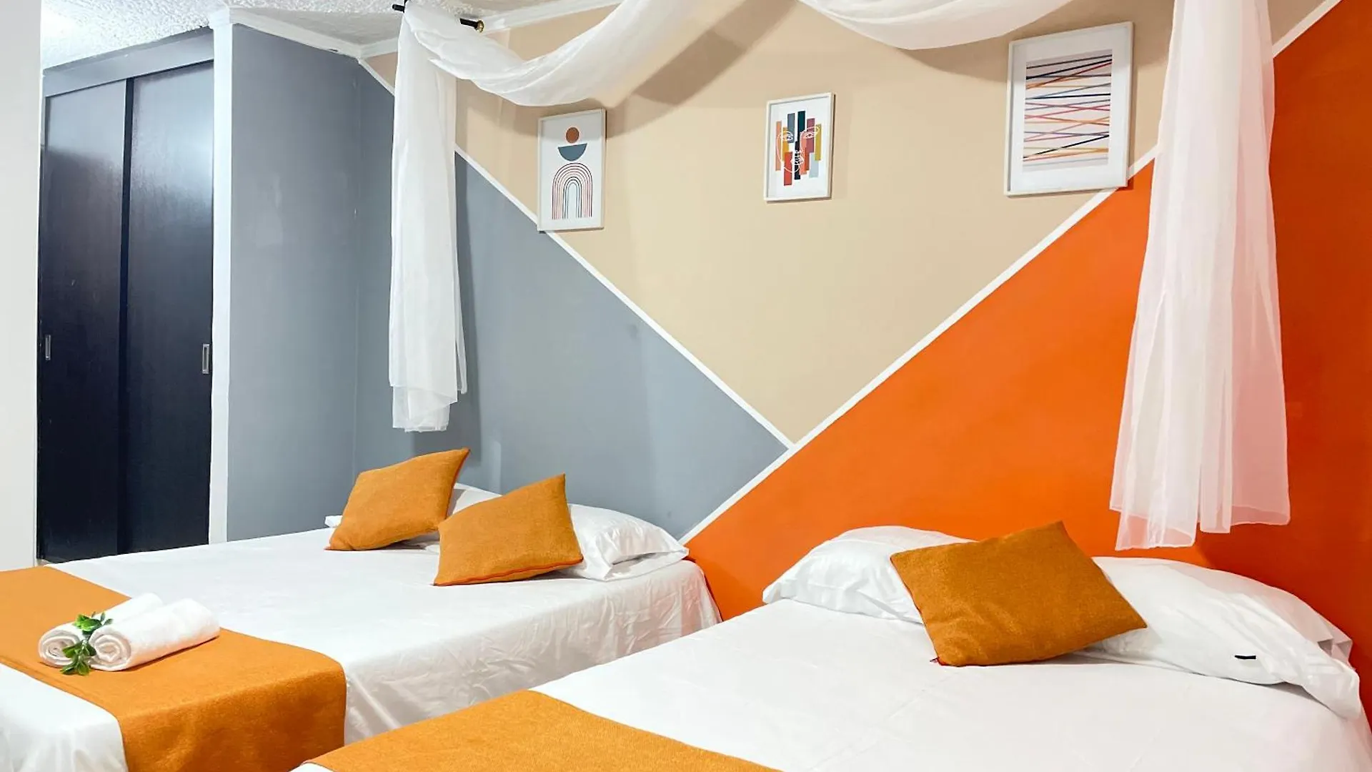 Penzion Homer Colors - Tu Hogar En Medellin Para 20 Personas Kolumbie