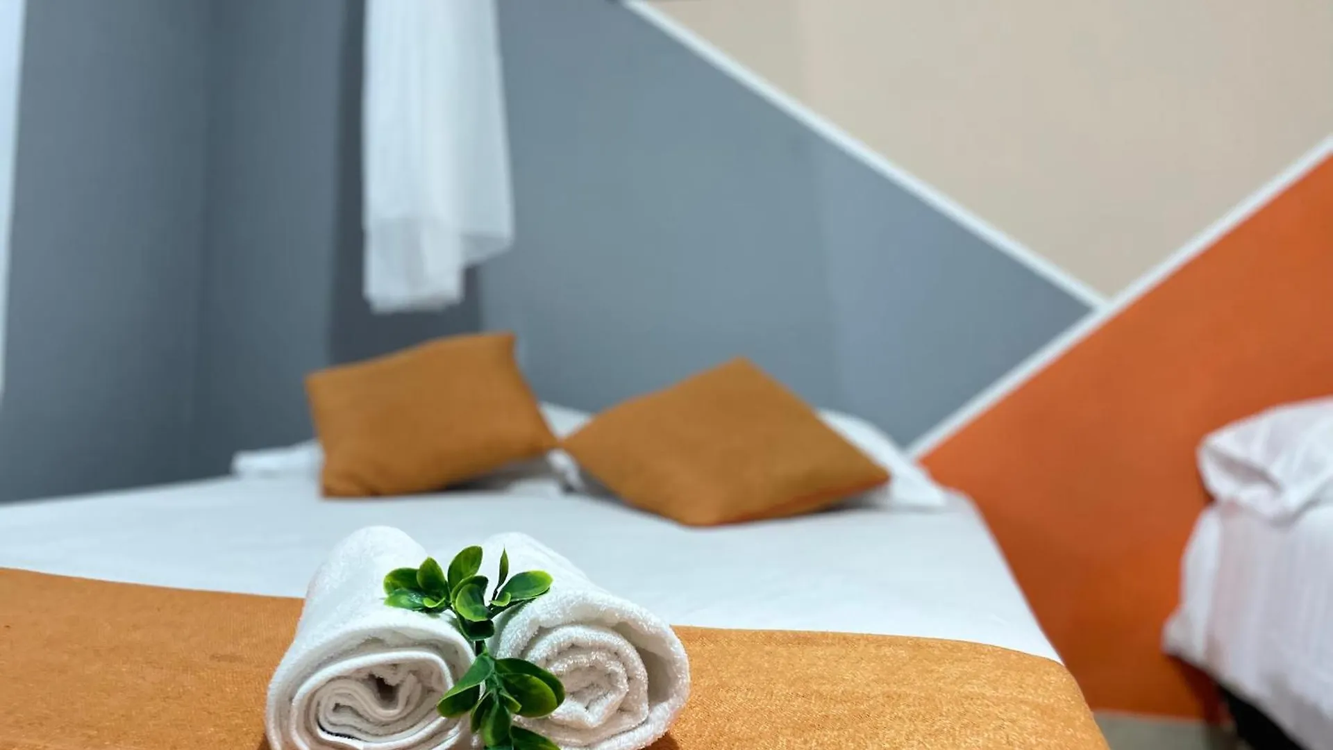Homer Colors - Tu Hogar En Medellin Para 20 Personas