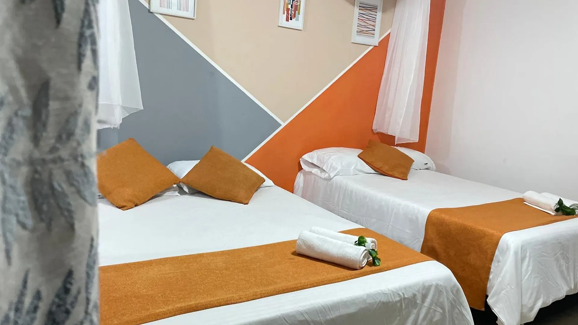 Homer Colors - Tu Hogar En Medellin Para 20 Personas