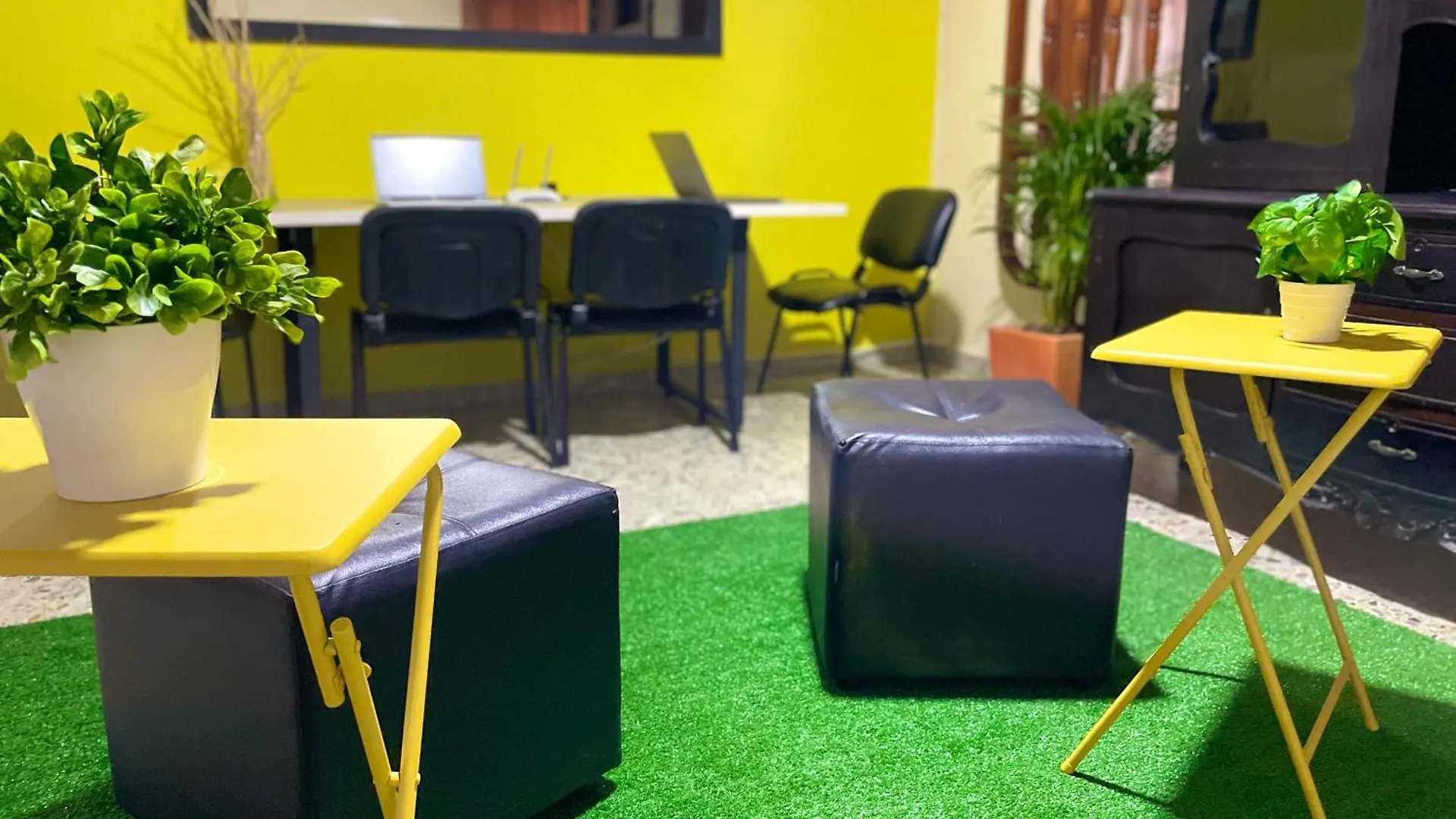Homer Colors - Tu Hogar En Medellin Para 20 Personas