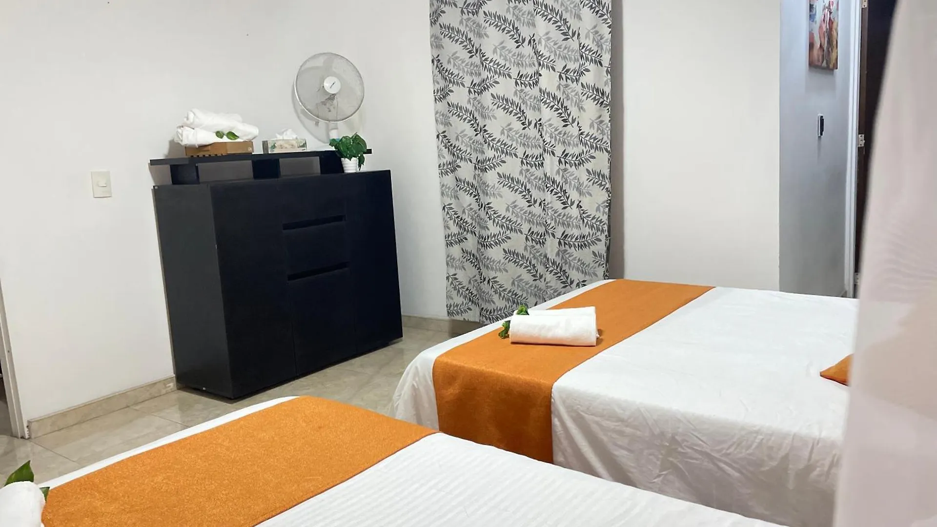 Guest house Homer Colors - Tu Hogar En Medellin Para 20 Personas