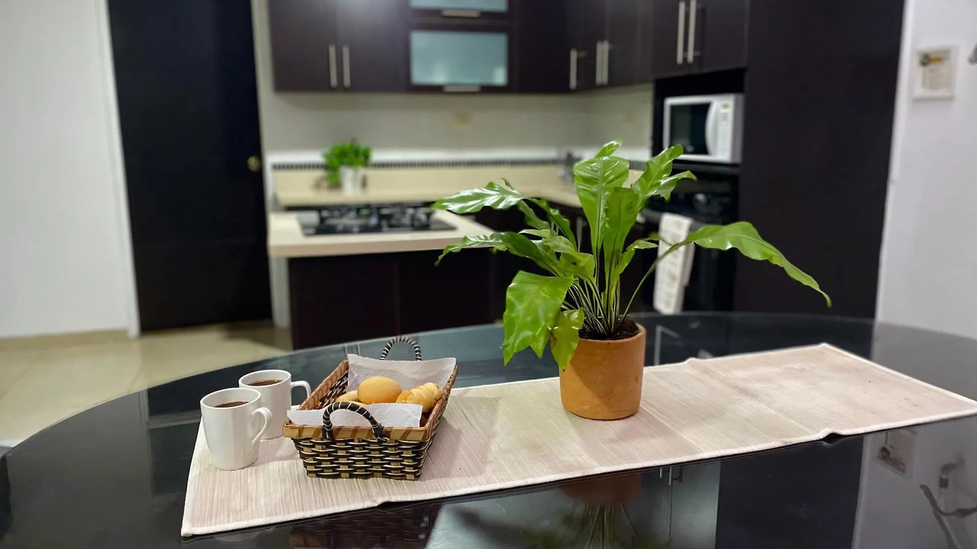 Homer Colors - Tu Hogar En Medellin Para 20 Personas 0*,  Colombia