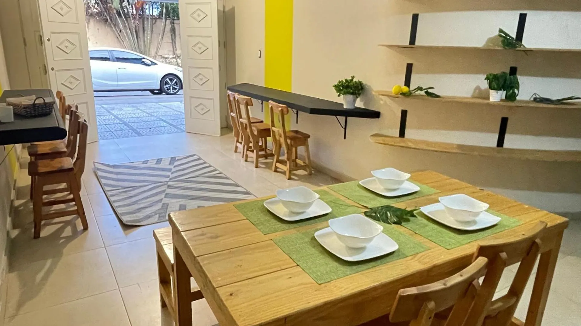 Homer Colors - Tu Hogar En Medellin Para 20 Personas Guest house
