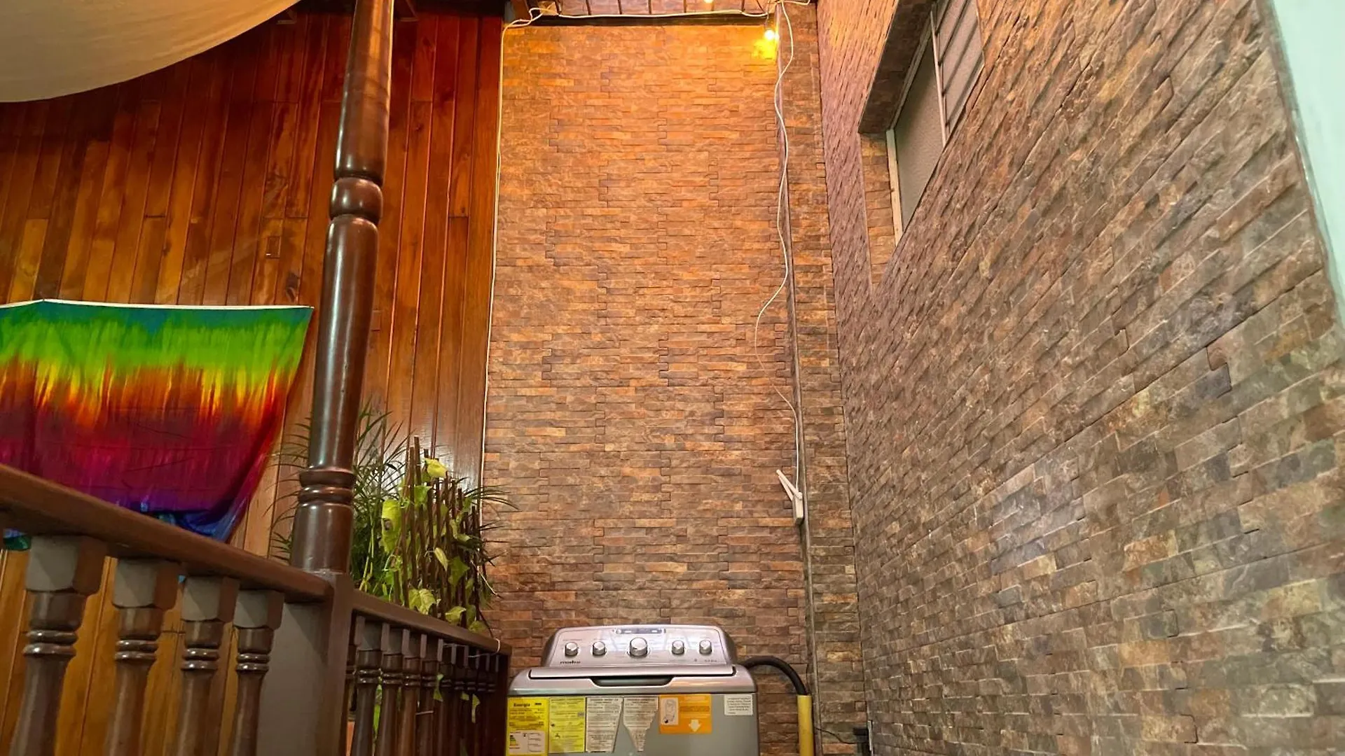 Guest house Homer Colors - Tu Hogar En Medellin Para 20 Personas