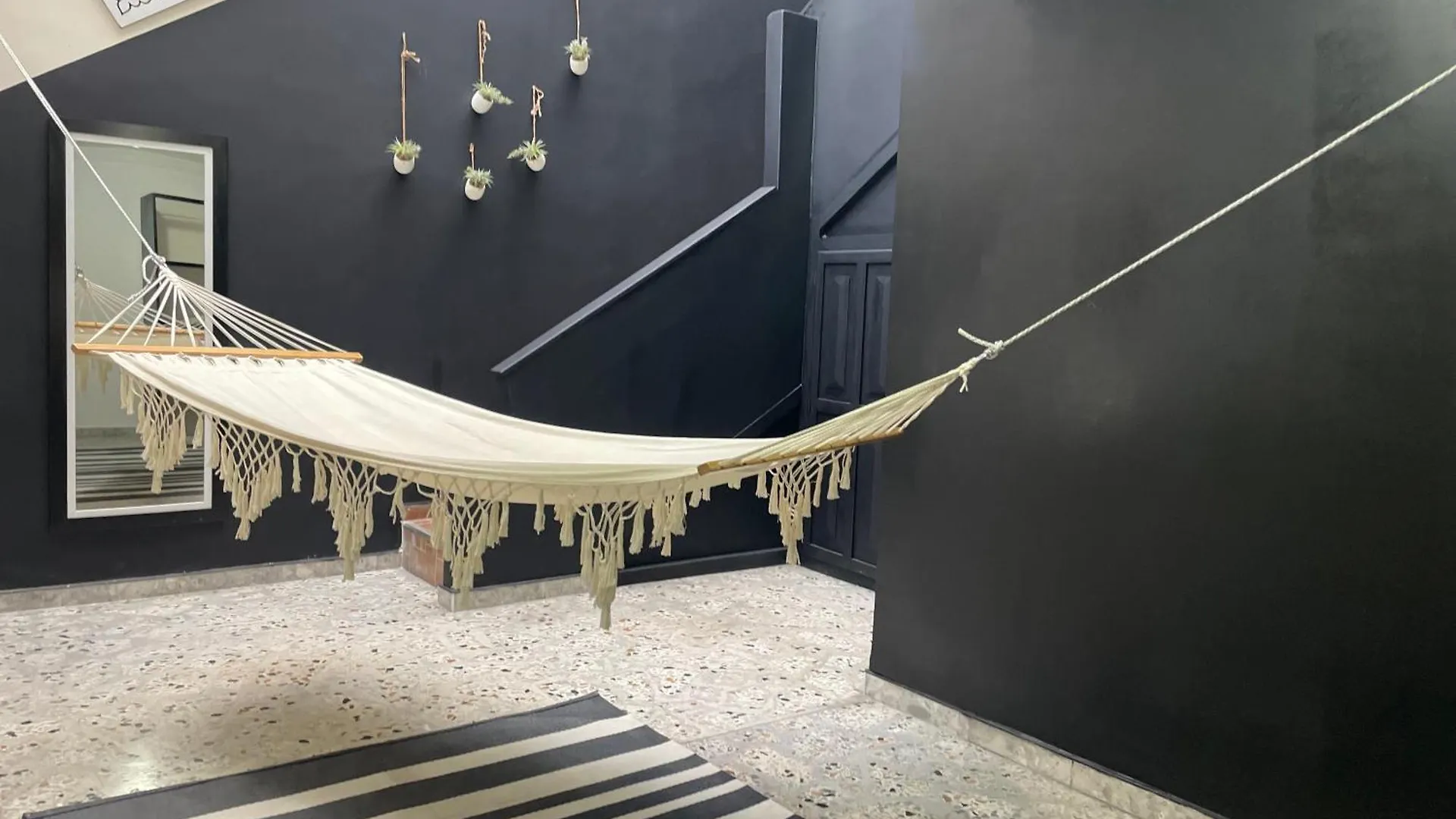 Homer Colors - Tu Hogar En Medellin Para 20 Personas 0*,  Colombia