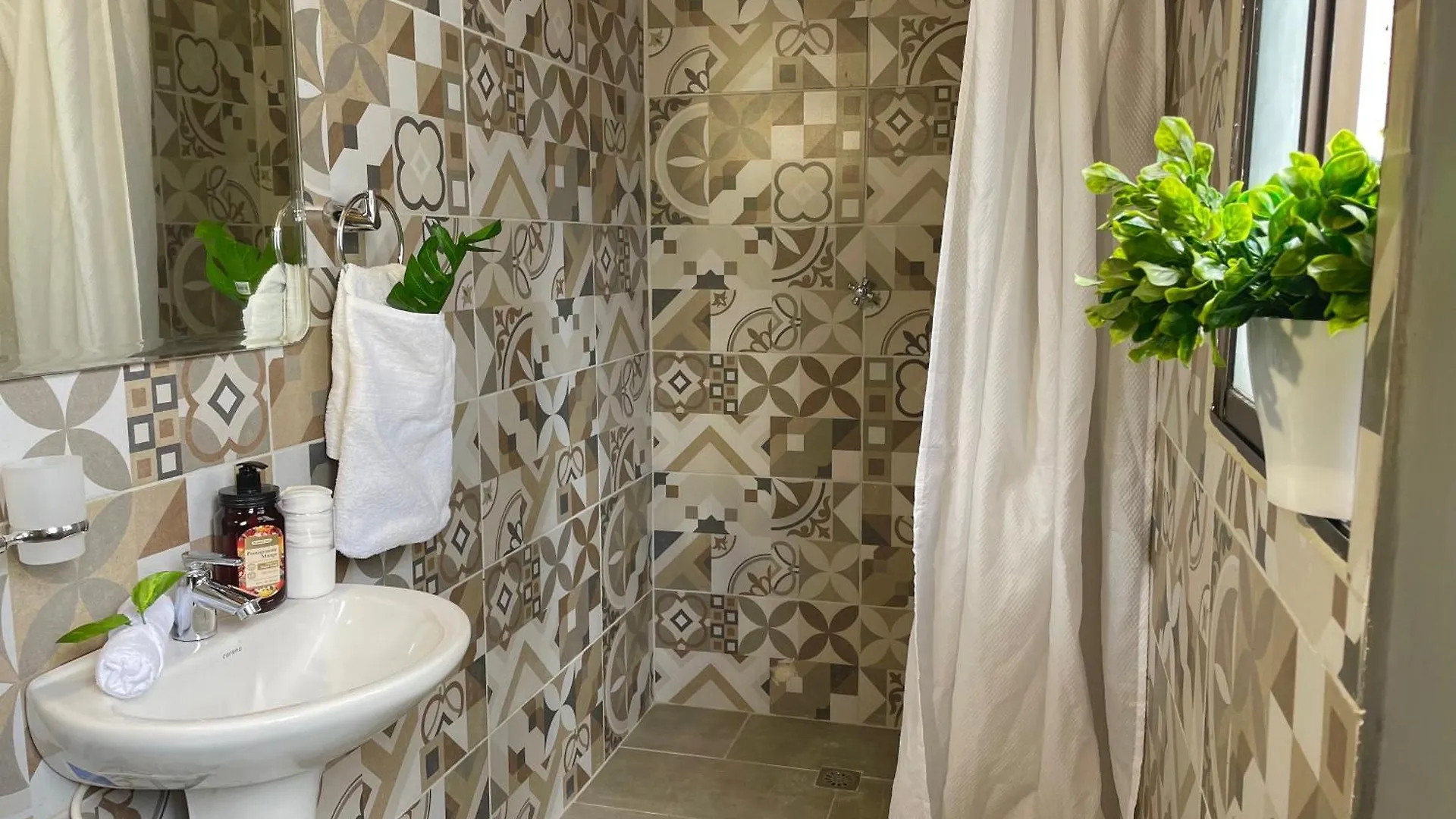 Guest house Homer Colors - Tu Hogar En Medellin Para 20 Personas Colombia
