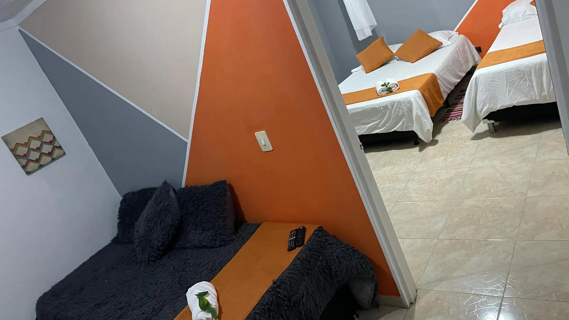 Homer Colors - Tu Hogar En Medellin Para 20 Personas