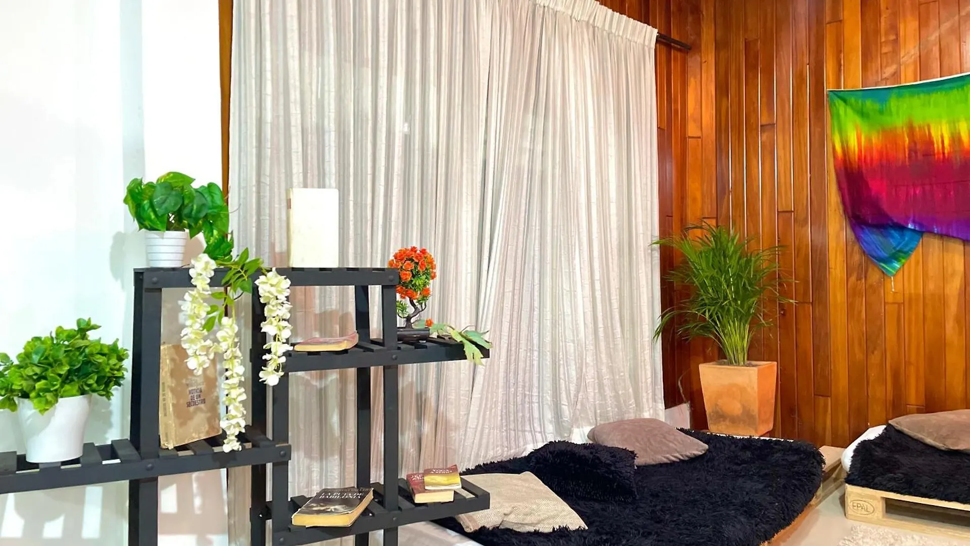 Homer Colors - Tu Hogar En Medellin Para 20 Personas Colombia
