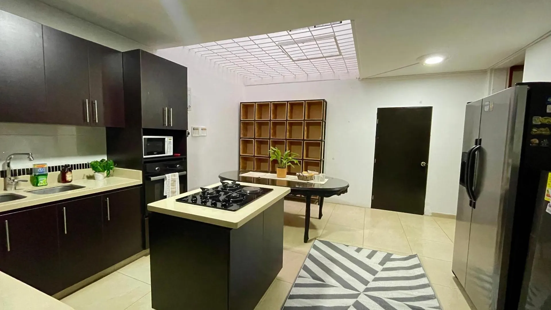 Guest house Homer Colors - Tu Hogar En Medellin Para 20 Personas